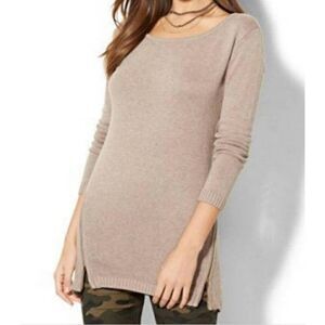 New York & Company Tan Long Sleeve Boat Neck Knit Tunic Sweater Size M